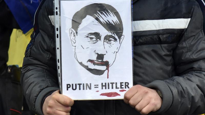 Putins tiek salīdzināts ar Hitleru
