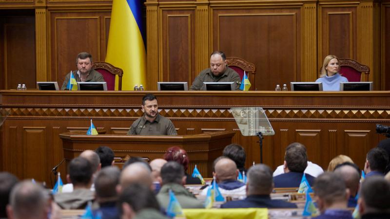 Ukrainas prezidents Volodimirs Zelenskis uzstājas Ukrainas parlamentā Augstākajā Radā