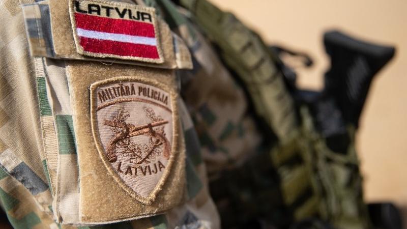 Militārās olicijas uzšuve