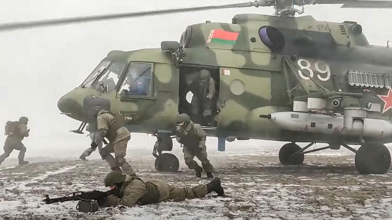Baltkrievijas karavīri mācībās