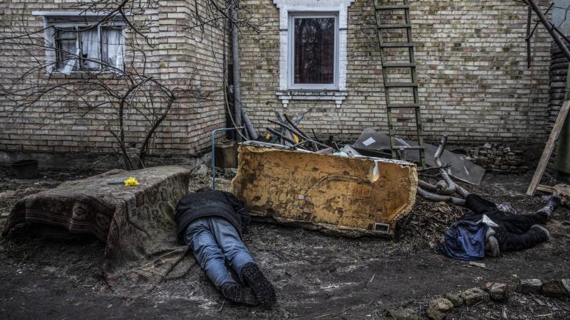 Krievijas okupantu nogalinātu Bučas civiliedzīvotāju mirstīgās atliekas
