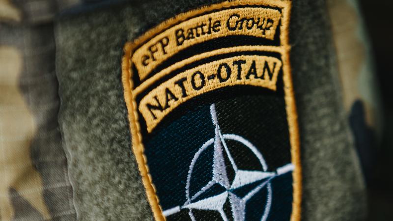 NATO kaujas grupas uzšuve