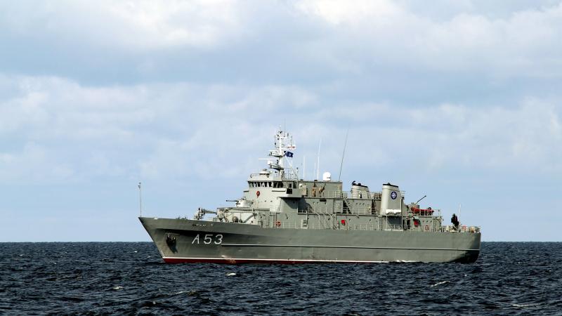 Mīnu kuģu eskadras štāba un apgādes kuģis A-53 ”Virsaitis”