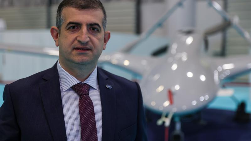 Turcijas bezpilota lidaparātu ražošanas uzņēmuma "Baykar Makina" ģenerāldirektors Haliks Bairaktars