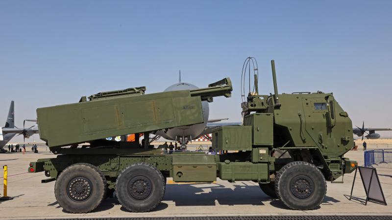 ASV ražotā augstās precizitātes artilērijas raķešu sistēma "HIMARS"