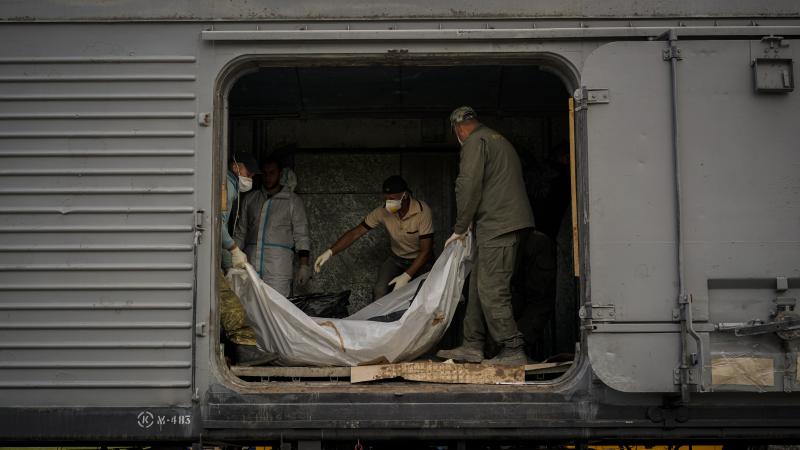 Refrežeratora vagonā ievietotie likvidētie krievu okupanti