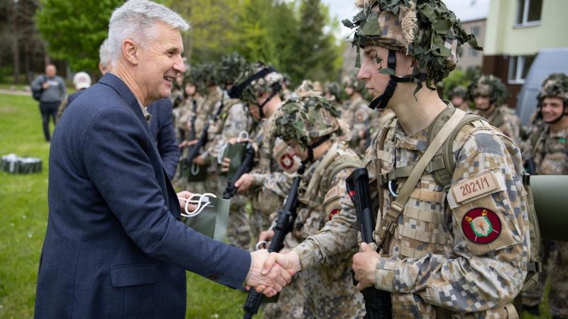 Aizsardzības ministrs Artis Pabriks tiekas ar Pulkveža Oskara Kalpaka profesionālās vidusskolas kadetiem