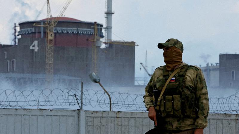Krievu okupants pie agresorvalsts sagrābtās Zaporižjas atomelektrostacijas Ukrainā 