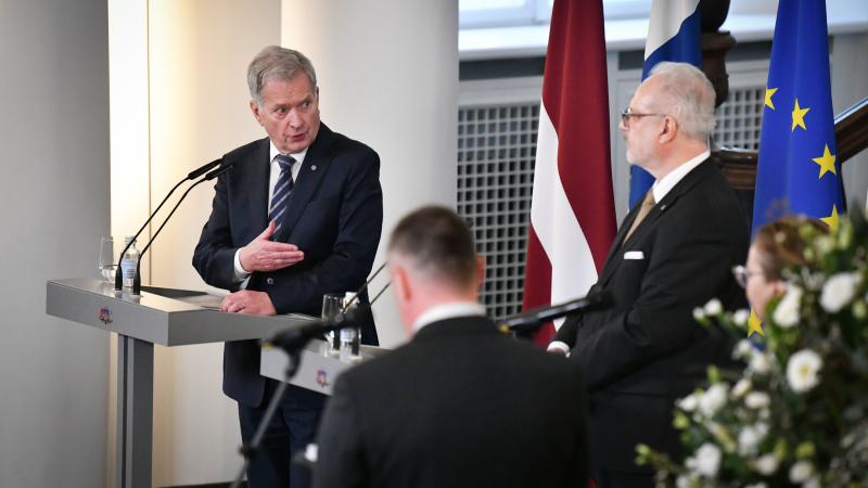 Somijas prezidents Sauli Nīniste un Latvijas Valsts prezidents Egils Levits
