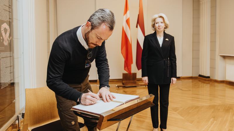 Aizsardzības ministre Ināra Mūrniece tiekas ar Dānijas aizsardzības ministru Jakobu Ellemanu Jensenu (Jakob Ellemann-Jensen)