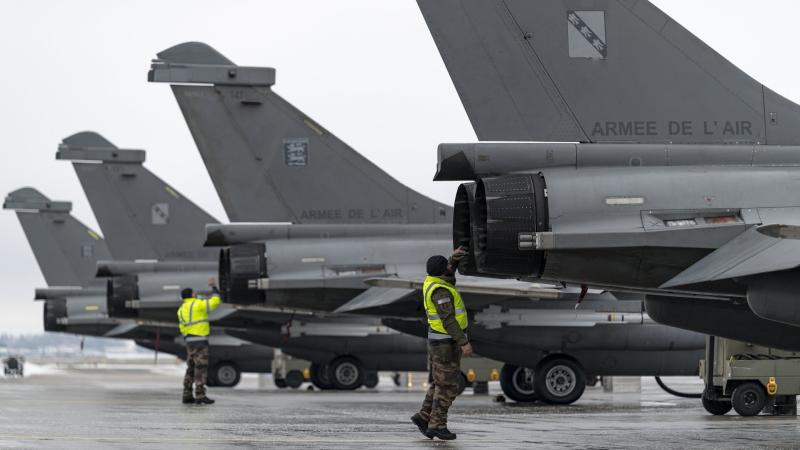 Francija uz Lietuvu nosūtījusi četrus iznīcinātājus "Rafale"