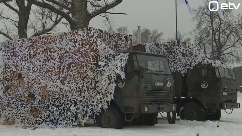 Igauņu brīvprātīgo sagādātās mobilās saunas Ukrainas aizstāvjiem