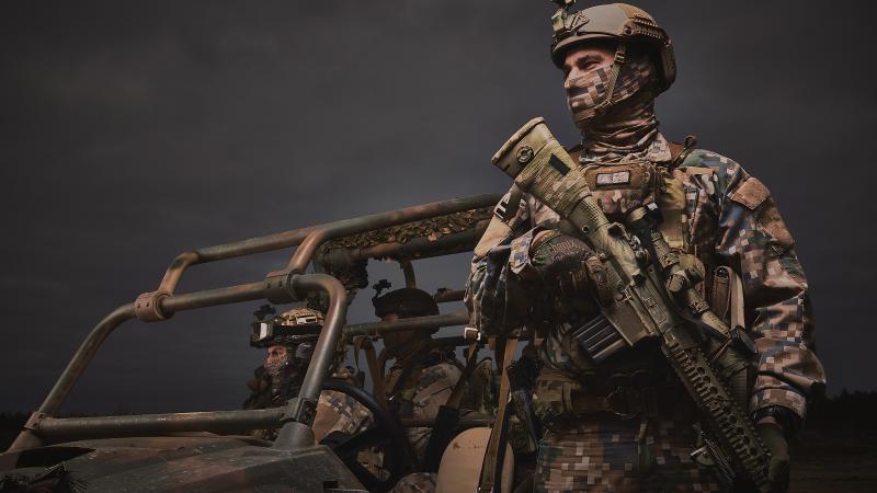 Sauszemes spēku Mehanizētās kājnieku brigādes karavīru fotosesija
