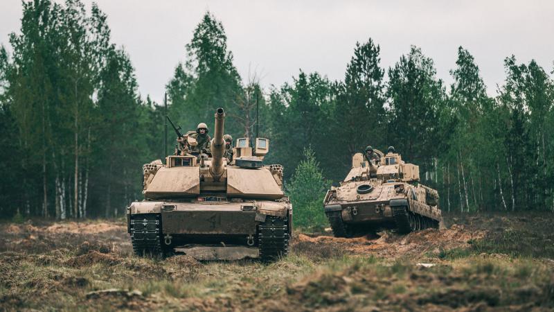 Tanks "M1 Abrams" un kājnieku kaujas mašīna "Bradley" mācībās "Summer Shield 2021" Ādažos