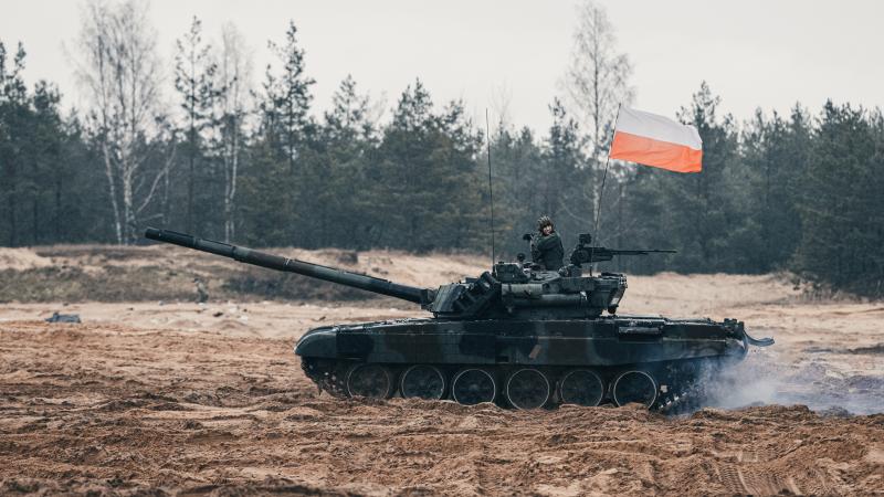 Polijas tanks "PT-91" mācībās "Iron Spear"