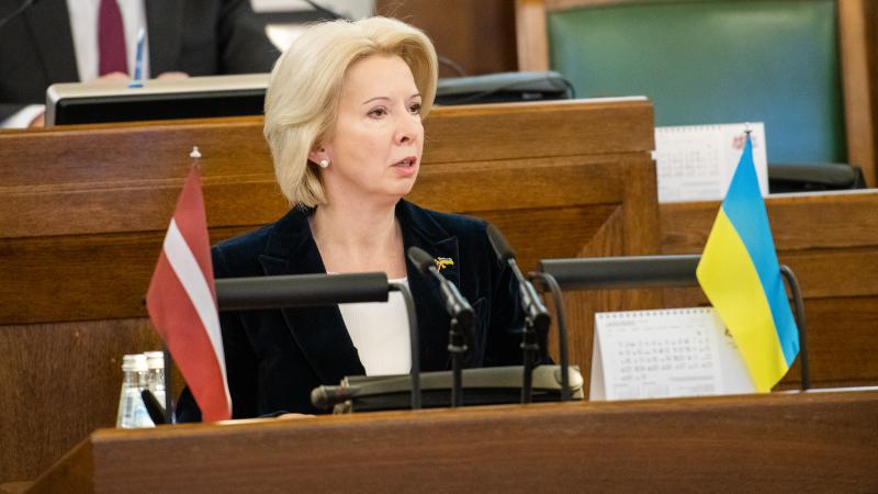 Aizsardzības ministre Ināra Mūrniece uzstājas Saeimas ārpolitikas debatēs
