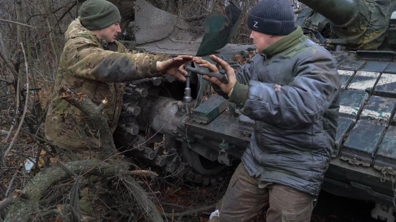 Krievu okupanti labo T-72 tanku