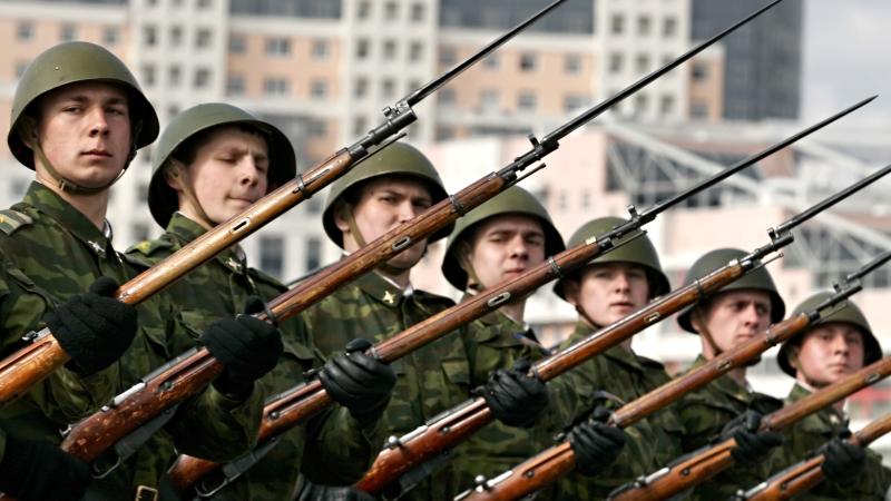 Agresorvalsts Krievijas karavīri gatavojas 9.maija parādei