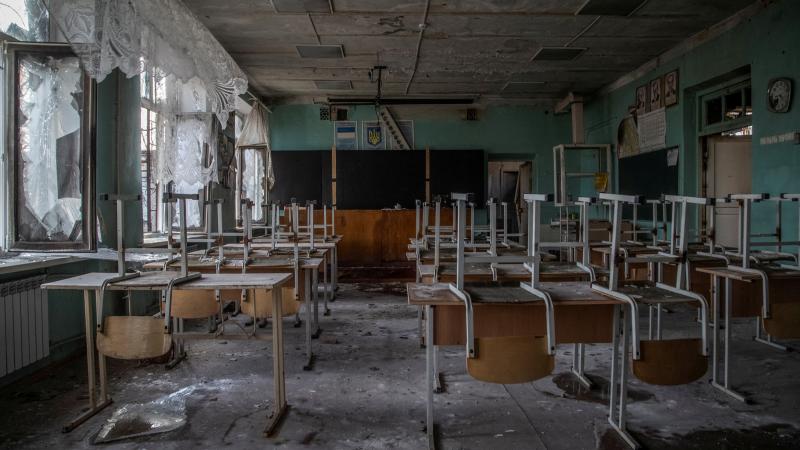 Ukrainas skola pēc raķešu uzbrukuma