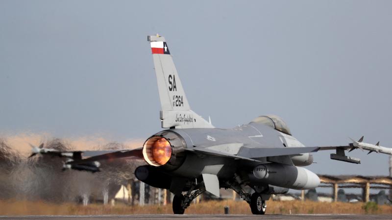 ""F-16" iznīcinātājs