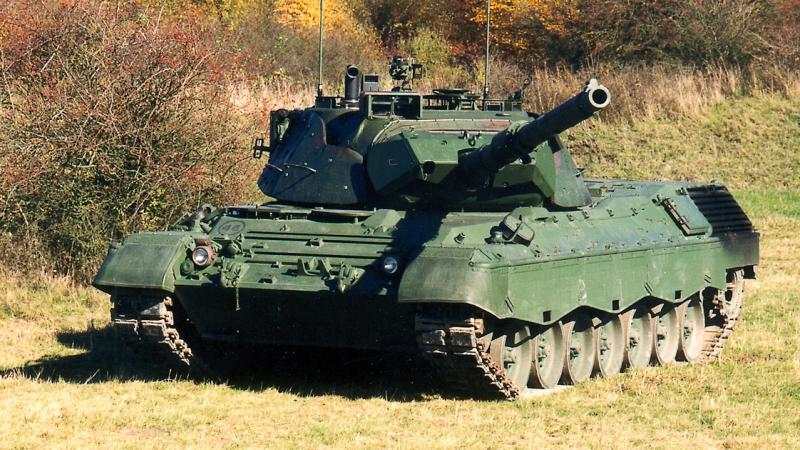 "Leopard 1A5" tanks