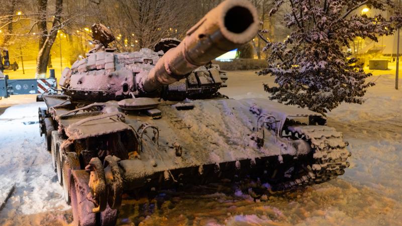 Okupantu tanks "T-72"