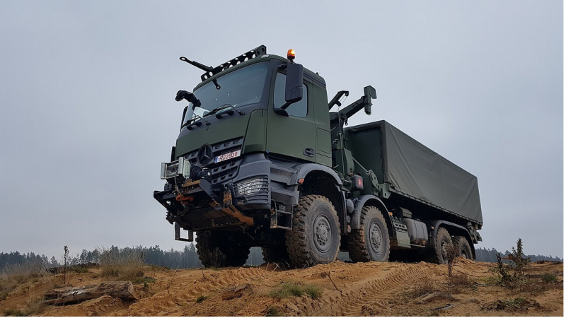 Lietuvas Bruņoto spēku pasūtītās smagās automašīnas "AROCS"