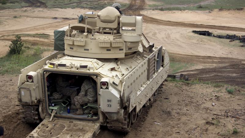 Bruņumašīna "Bradley"