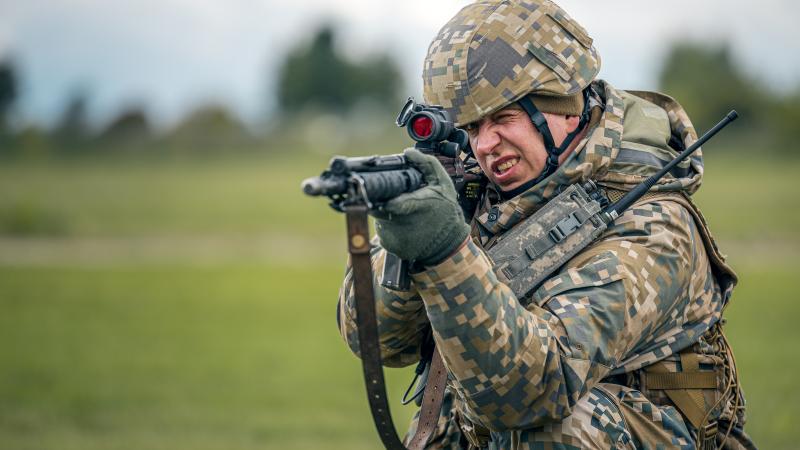 Zemessardzes 3. Latgales brigādes Zemessardzes 34. kājnieku bataljons militāro mācību “Namejs 2022” ietvaros izspēlēja kauju pilsētvidē