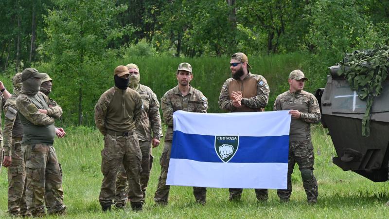 Leģiona "Krievijas brīvība" karavīri netālu no Ukrainas robežas