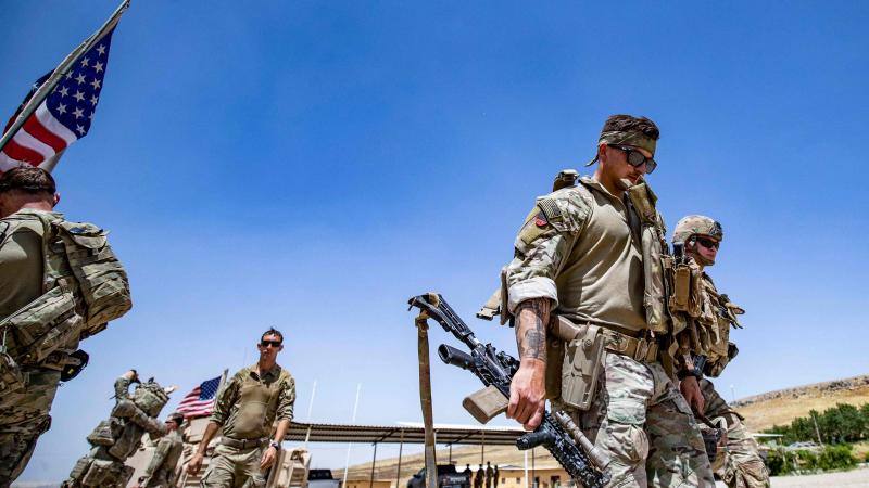ASV karavīri patrulē Sīrijas Ziemeļaustrumos