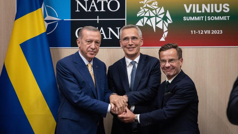 Jensa Stoltenberga tikšanās ar Turcijas prezidentu Redžepu Tajipu Erdoganu un Zviedrijas premjerministru Ulfu Kristersonu