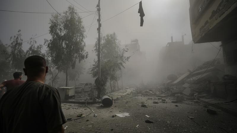 Izpostīta Gazas ēka pēc Izraēlas armijas raķešu trieciena