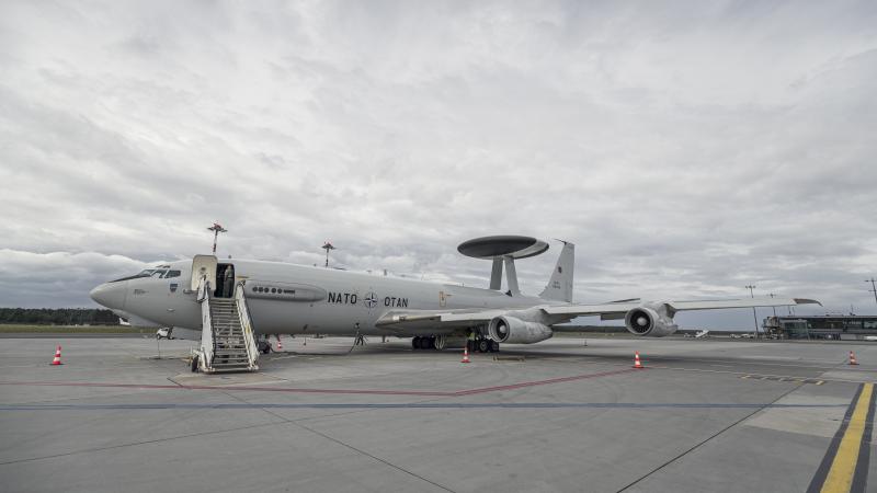 NATO agrīnās brīdināšanas un kontroles sistēmas (AWACS) lidmašīnas nolaišanās Lidostā “Rīga”.