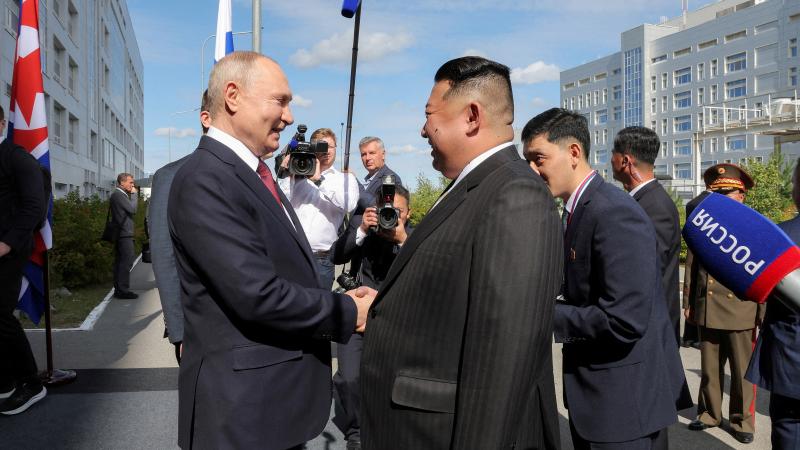 Krievijas diktators un kara noziedznieks Vladimirs Putins tiekas ar Ziemeļkorejas diktatoru Kimu Čen Unu
