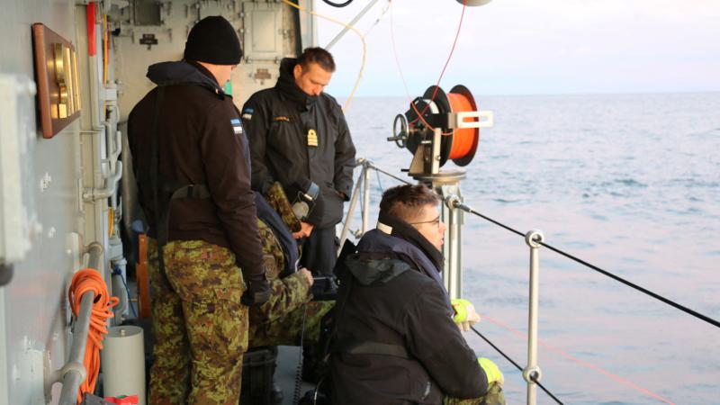 Igaunijas Jūras spēki veic zemūdens sakaru kabeļu izpēti