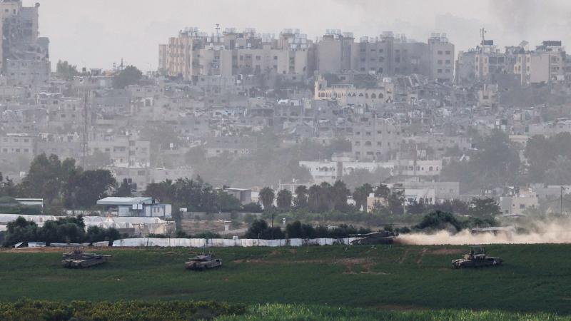 Izraēlas tanki pie Gazas pilsētas