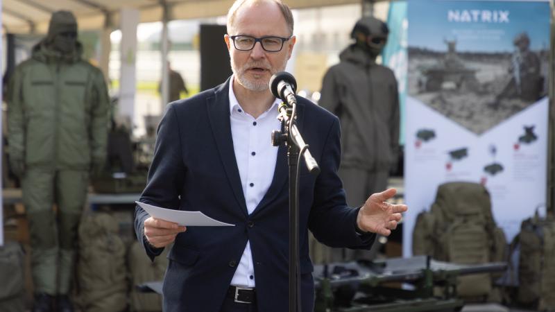 Aizsardzības ministrs Andris Sprūds Ādažu militārajā bāzē atklāj ikgadējo Nacionālo bruņoto spēku Industrijas dienu