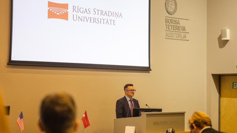 Rīgas Stradiņa universitātē (RSU) notika studiju kursa “Militārās medicīnas pamati” atklāšana.