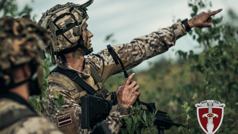 Kadeti apmācībā lauka apvidū