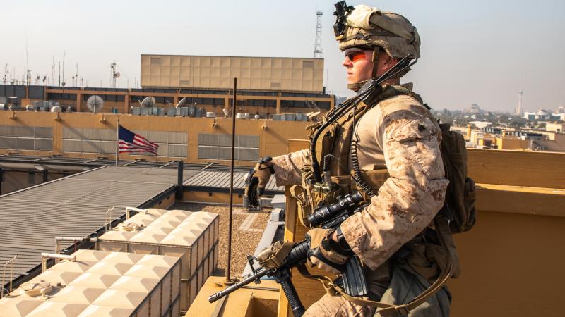 ASV karavīri uz vēstniecības Bagdādē
