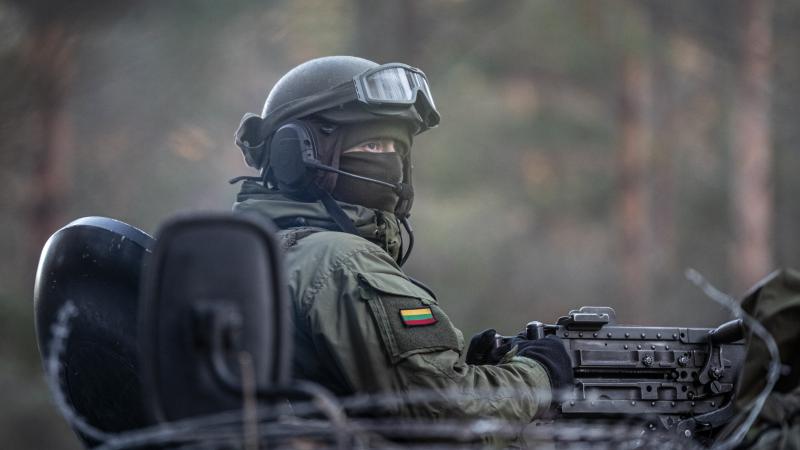 Lietuvas karavīrs mācībās Latvijā