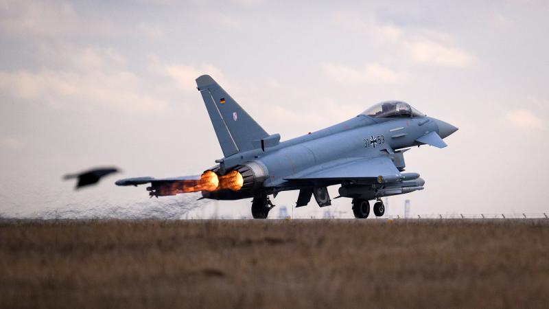 Vācijas iznīcinātājs "Eurofighter" Rumānijā
