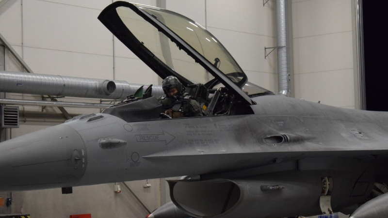 Polijas Gaisa spēku iznīcinātājs F-16