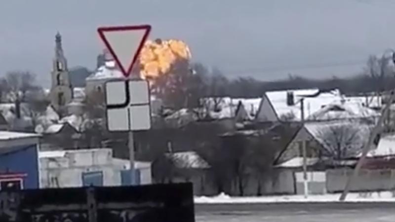 Krievijas lidmašīnas "Il-76" katastrofas brīdis, kas fiksēts video novērošanas kamerā
