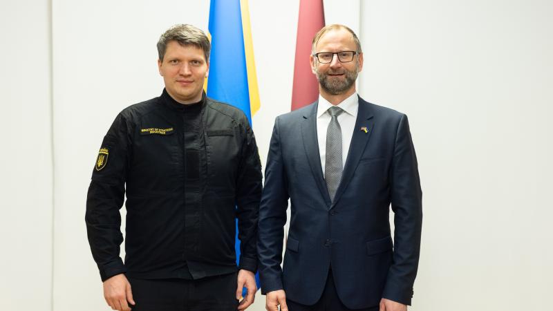 Aizsardzības ministrijas parlamentārais sekretārs Atis Švinka tiekas ar Ukrainas Stratēģisko nozaru ministra vietnieku Eiropas integrācijas jautājumos Serhiju Bojevu