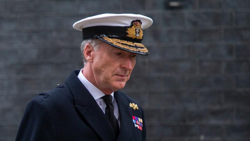 Lielbritānijas bruņoto spēku komandieris admirālis Tonijs Radakins.