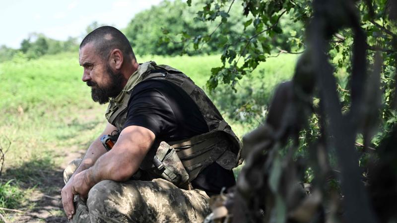 Ukraiņu karavīrs frontē