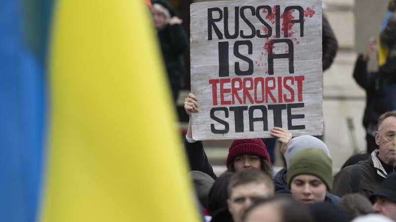 Protests pret krievu orku nežēlībām Ukrainā