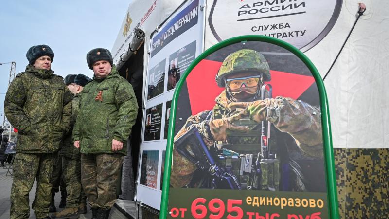 Agresorvalsts Krievijas armijas rekrutēšanas telts